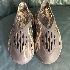 Yeezy Foam Runner - Moon Grey